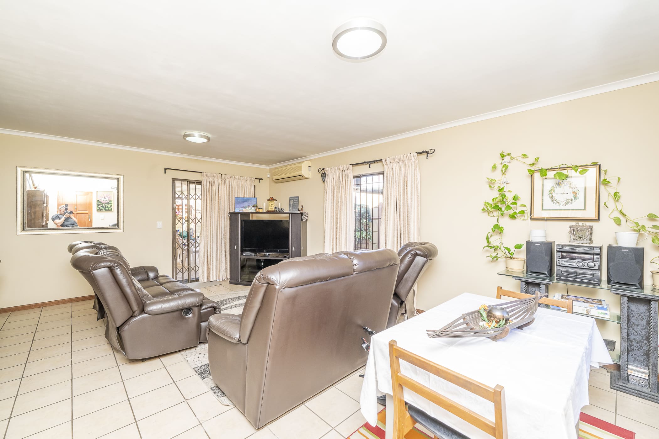 35 Meron Crescent Brackenfell - Image 4