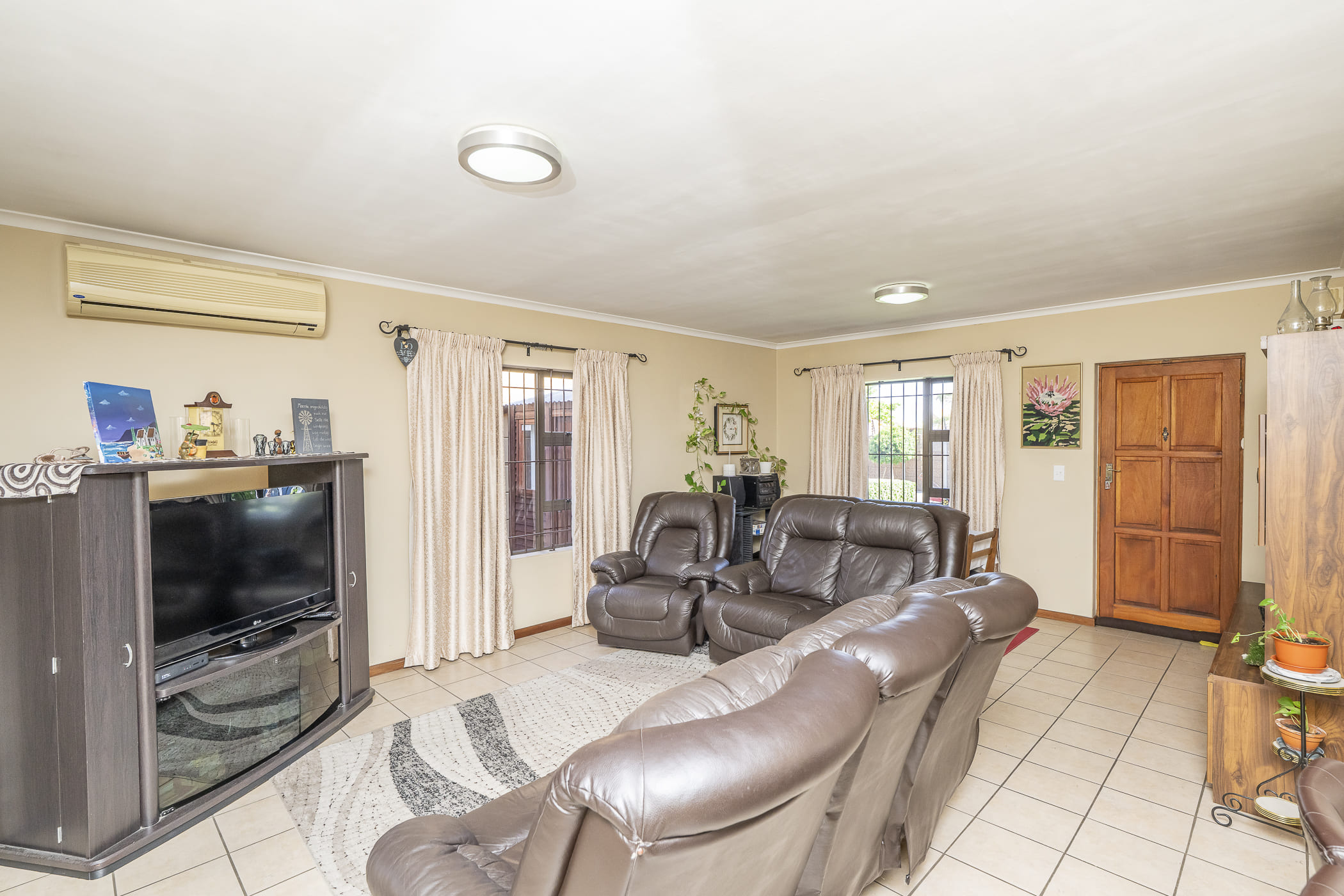 35 Meron Crescent Brackenfell - Image 5